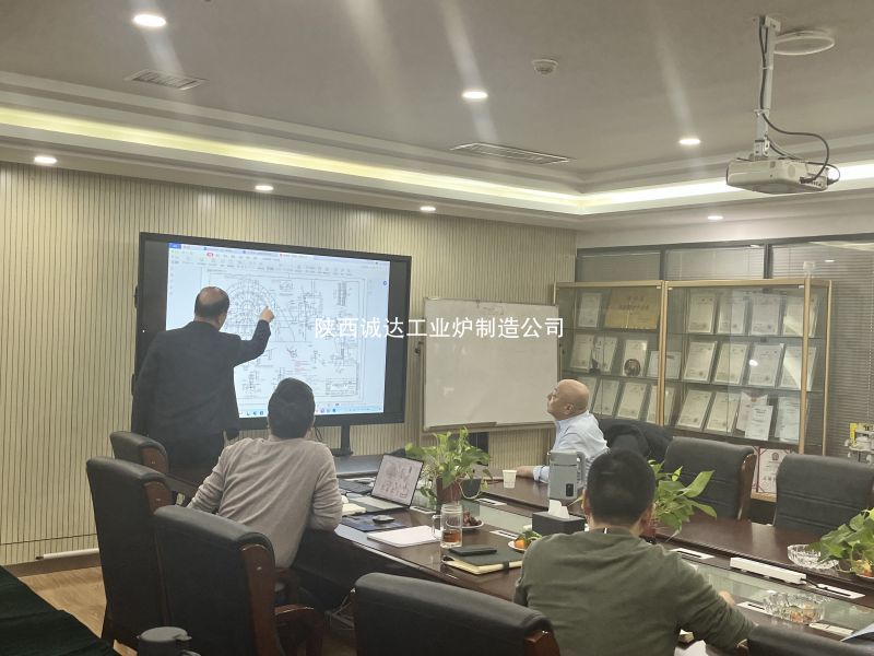 内蒙中低碳锰铁项目专家莅临我公司开展技术交流