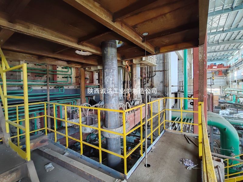 侧吹炉电极升降装置在印尼当地顺利安装,开启产业升级新篇章