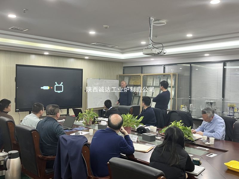 产学研携手破局:与知名教授共商直流炉技术难题