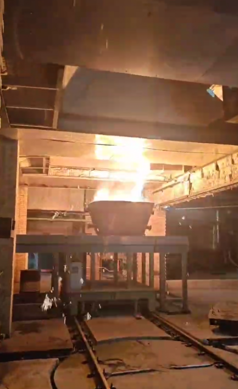 喜讯！我司为宝武环科定制的5吨含氢等离子熔融热解炉开炉成功，顺利出铁